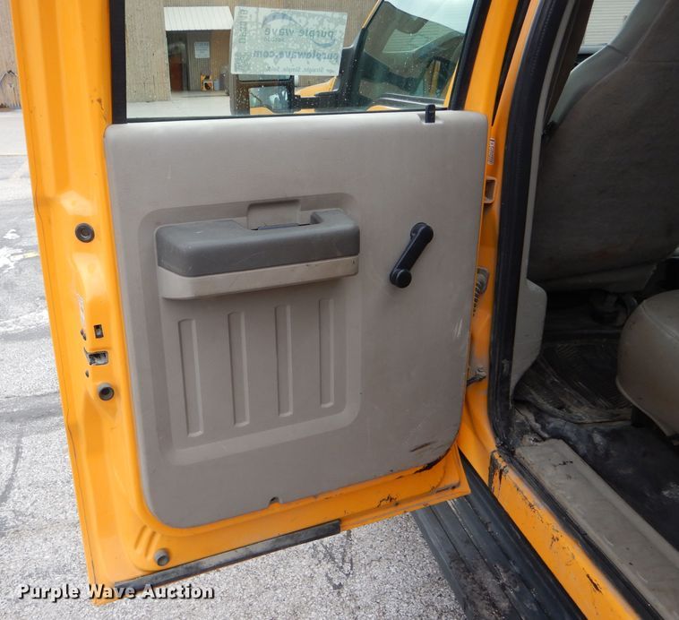 image for item DF3040 2008 Ford F550 Super Duty XL Crew Cab dump flatbed truck