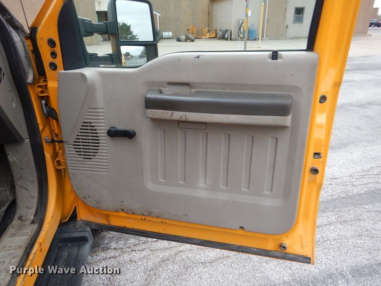 image for item DF3040 2008 Ford F550 Super Duty XL Crew Cab dump flatbed truck