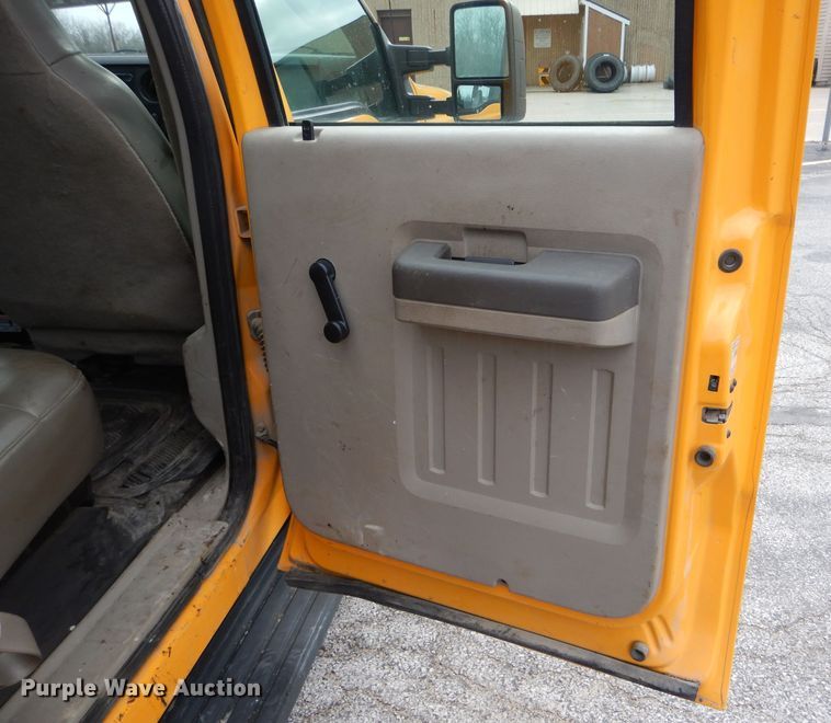 image for item DF3040 2008 Ford F550 Super Duty XL Crew Cab dump flatbed truck