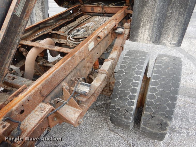 image for item DF3040 2008 Ford F550 Super Duty XL Crew Cab dump flatbed truck