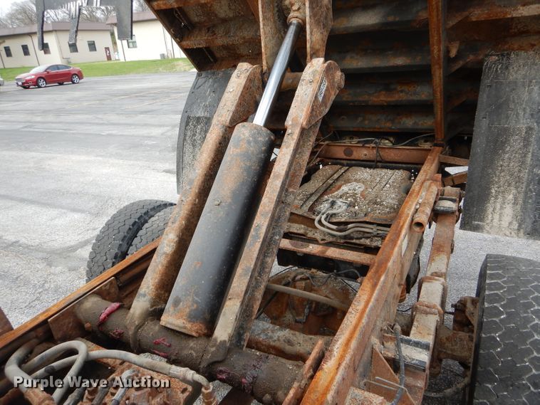 image for item DF3040 2008 Ford F550 Super Duty XL Crew Cab dump flatbed truck