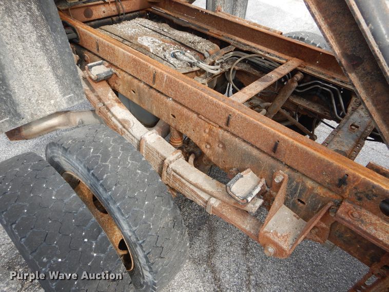 image for item DF3040 2008 Ford F550 Super Duty XL Crew Cab dump flatbed truck