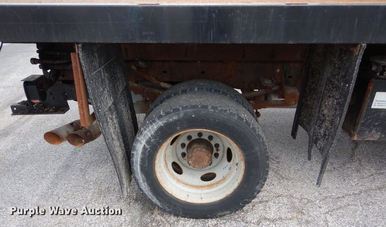 image for item DF3040 2008 Ford F550 Super Duty XL Crew Cab dump flatbed truck