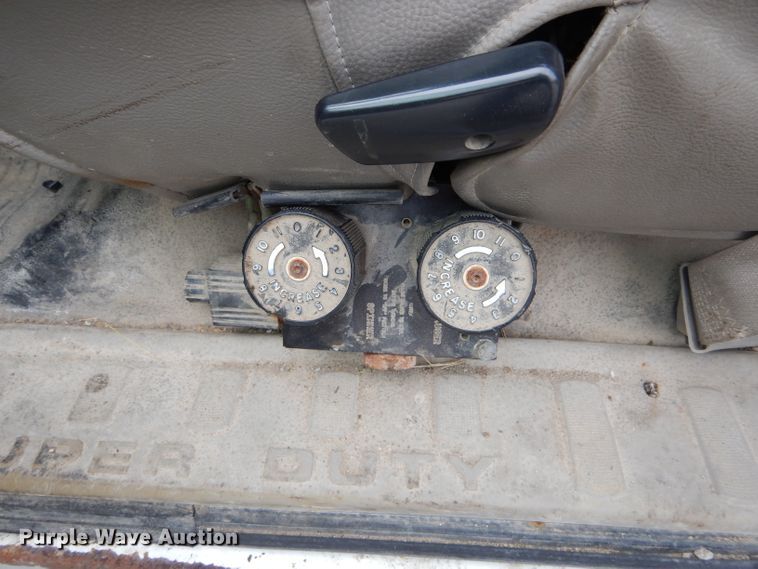 image for item DF3041 2008 Ford F450 Super Duty XL Crew Cab dump flatbed truck