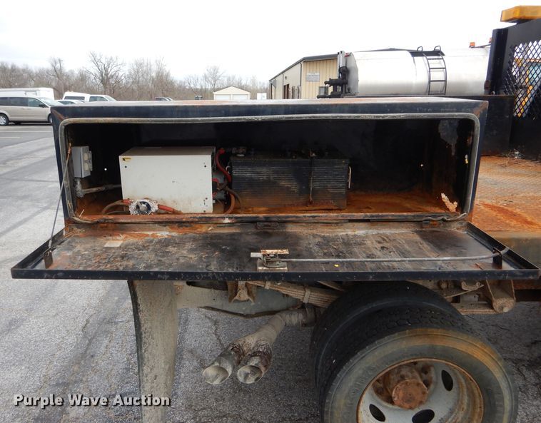 image for item DF3041 2008 Ford F450 Super Duty XL Crew Cab dump flatbed truck