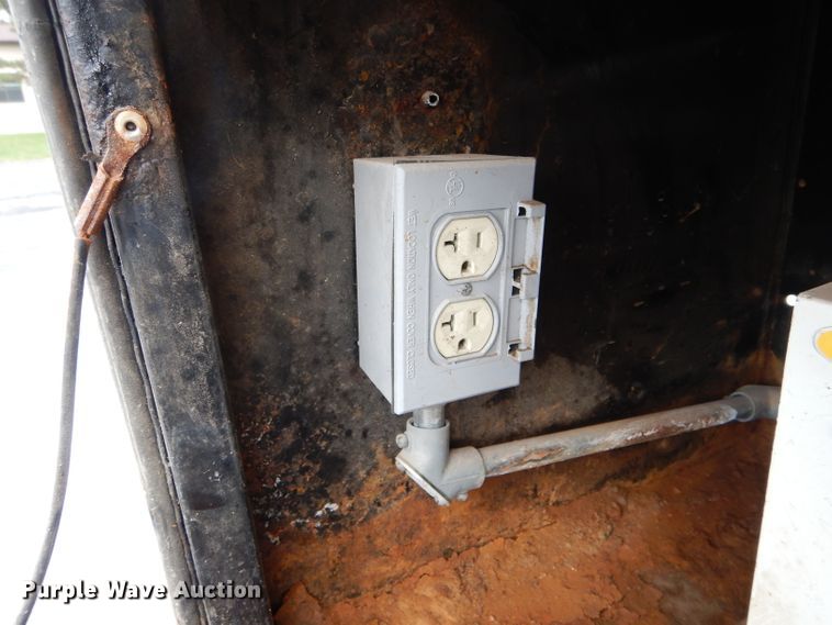 image for item DF3041 2008 Ford F450 Super Duty XL Crew Cab dump flatbed truck