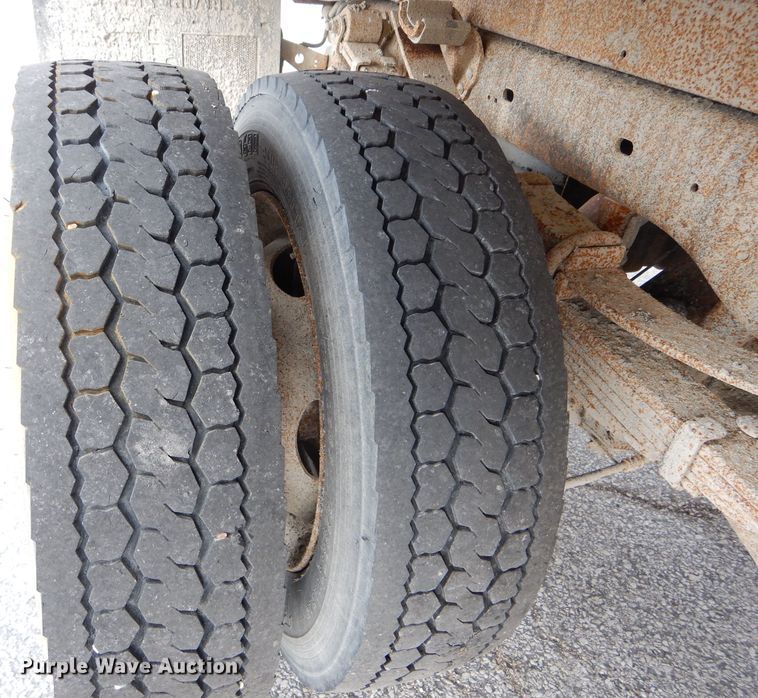 image for item DF3041 2008 Ford F450 Super Duty XL Crew Cab dump flatbed truck