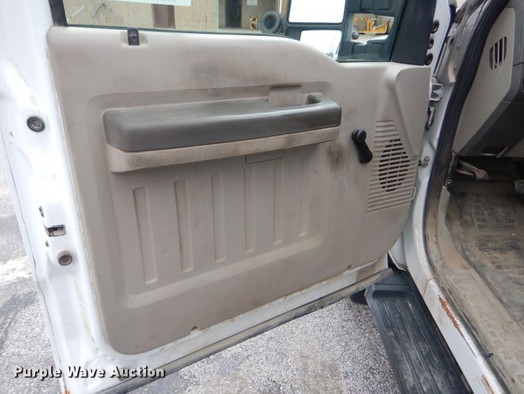 image for item DF3043 2009 Ford F450 Super Duty XL utility truck