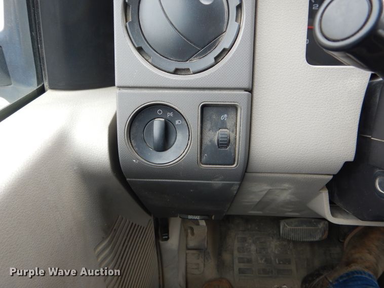 image for item DF3043 2009 Ford F450 Super Duty XL utility truck