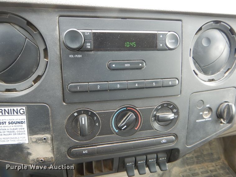 image for item DF3043 2009 Ford F450 Super Duty XL utility truck