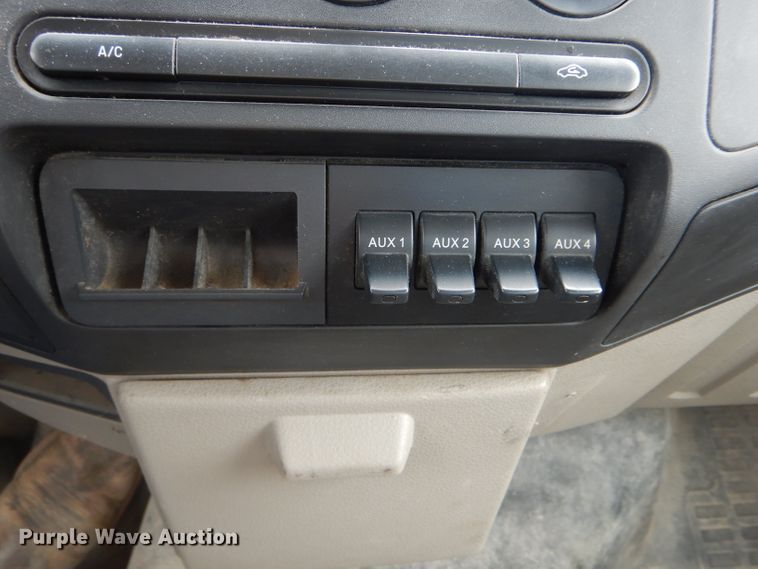 image for item DF3043 2009 Ford F450 Super Duty XL utility truck