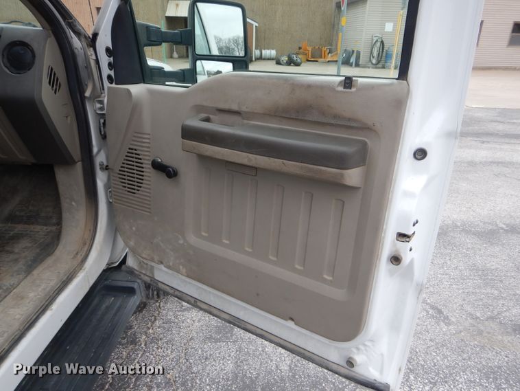 image for item DF3043 2009 Ford F450 Super Duty XL utility truck