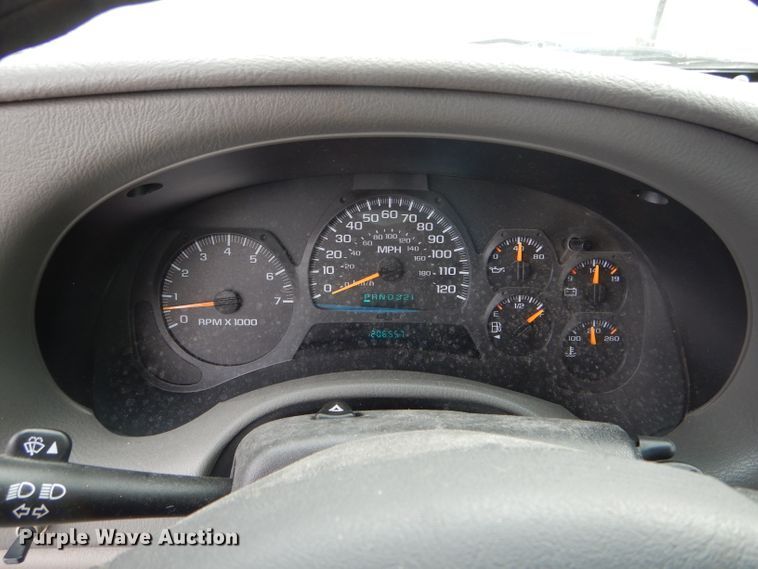 image for item DF3044 2003 Chevrolet TrailBlazer LS  SUV