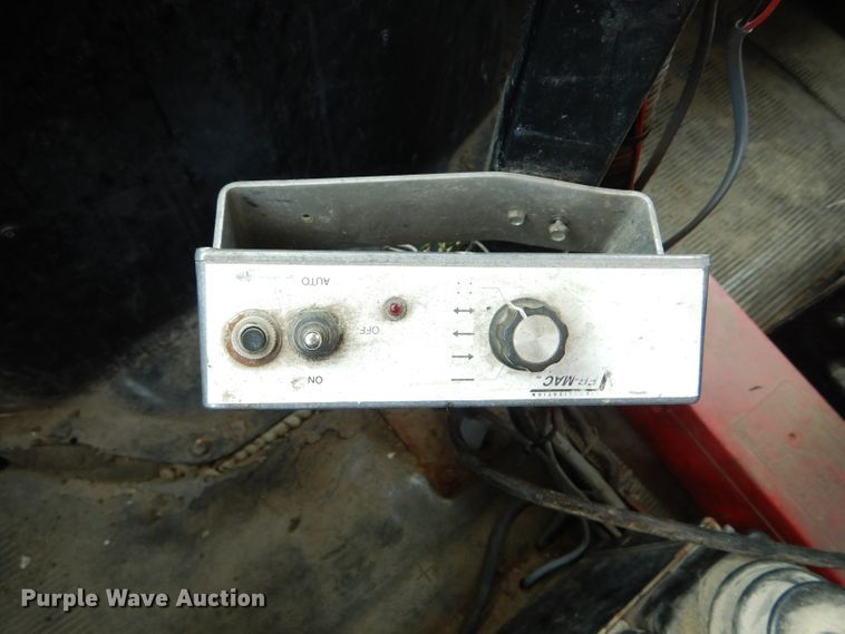 image for item DF3045 2002 International 4900 dump truck