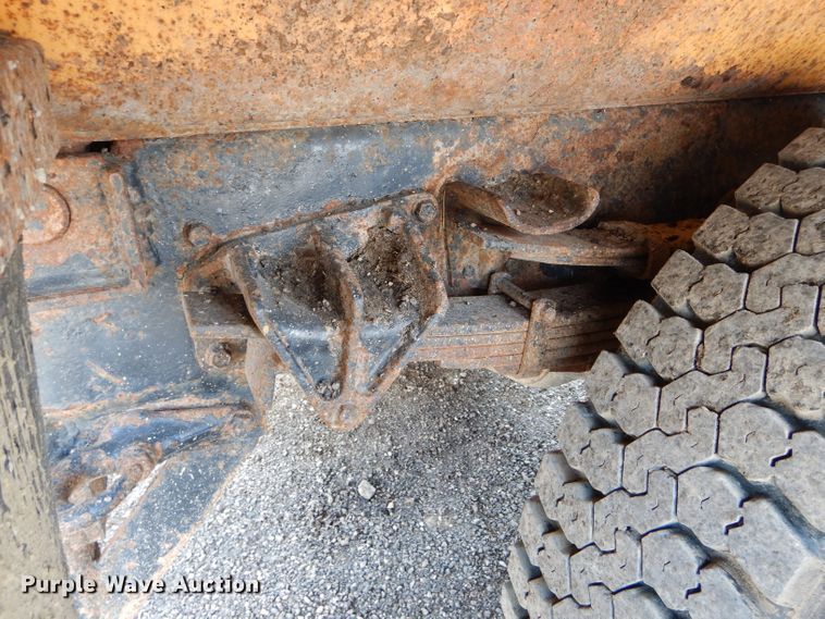 image for item DF3045 2002 International 4900 dump truck