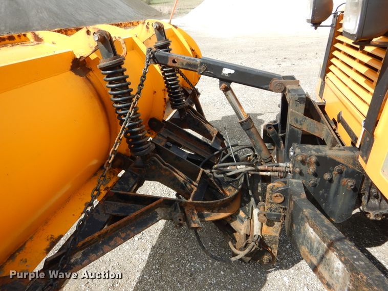 image for item DF3045 2002 International 4900 dump truck