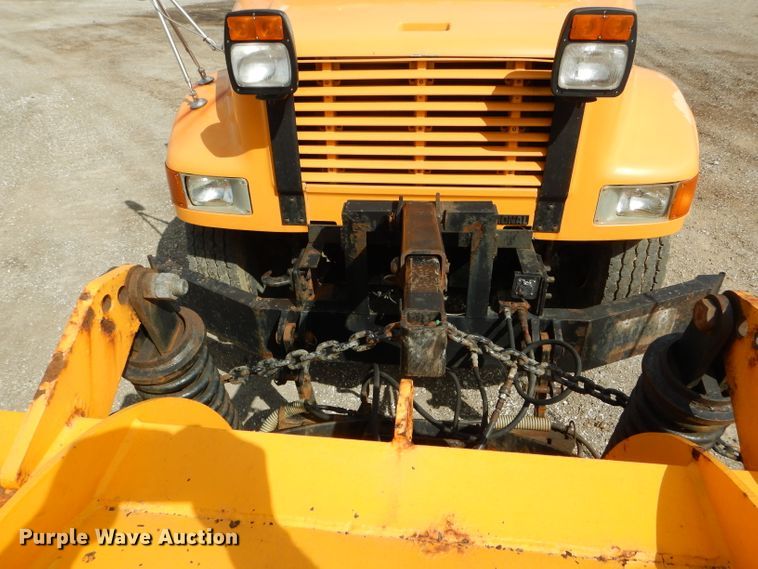 image for item DF3045 2002 International 4900 dump truck