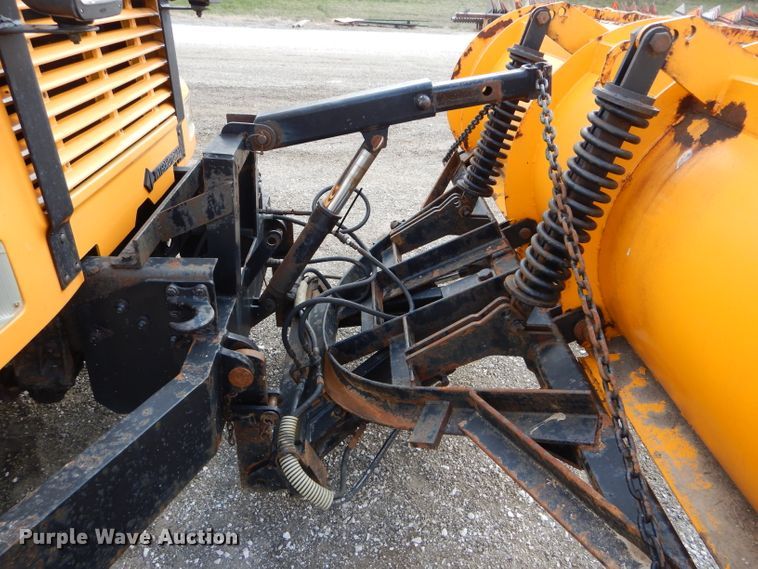 image for item DF3045 2002 International 4900 dump truck