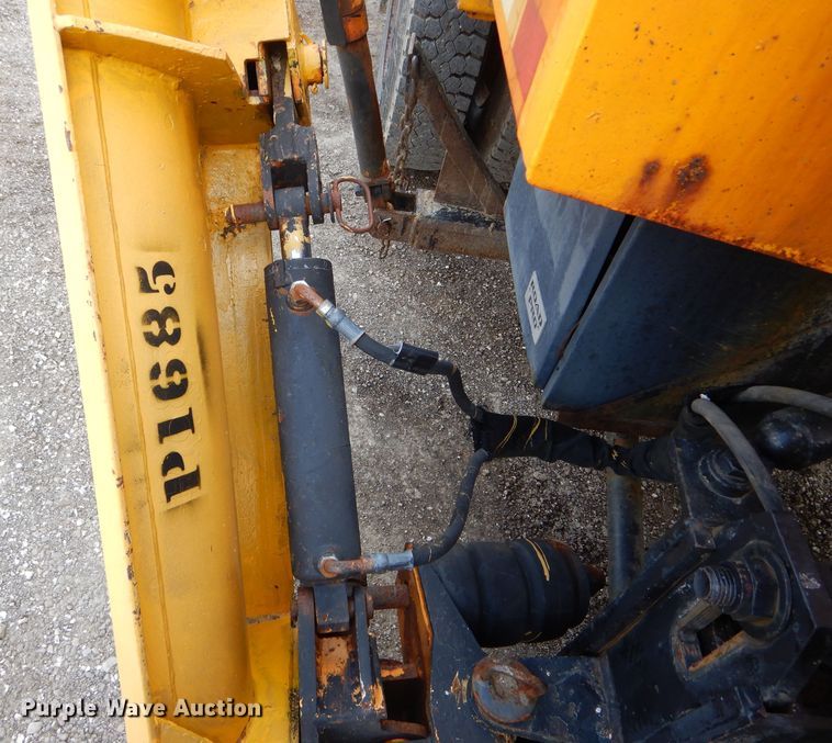 image for item DF3045 2002 International 4900 dump truck