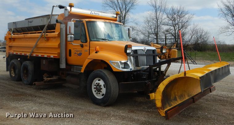 image for item DF3046 2006 International 7400 dump truck