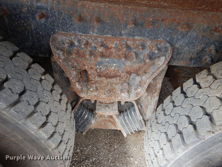 image for item DF3046 2006 International 7400 dump truck