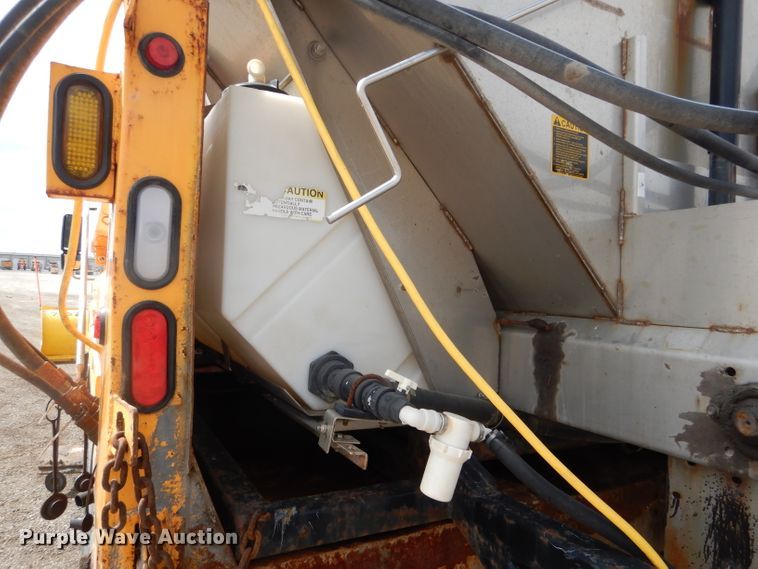 image for item DF3046 2006 International 7400 dump truck