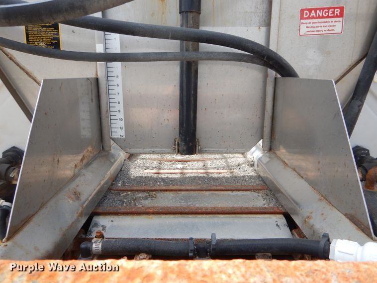 image for item DF3046 2006 International 7400 dump truck