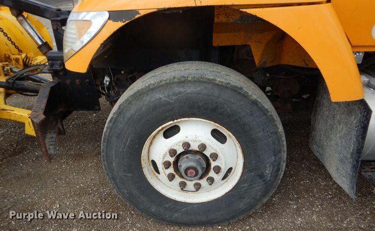 image for item DF3046 2006 International 7400 dump truck