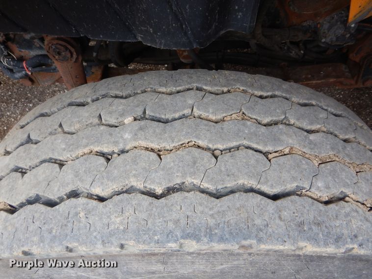 image for item DF3046 2006 International 7400 dump truck