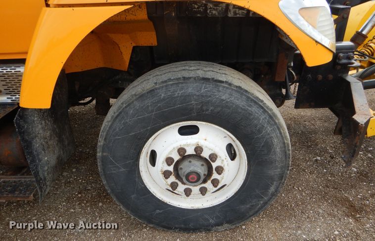 image for item DF3046 2006 International 7400 dump truck