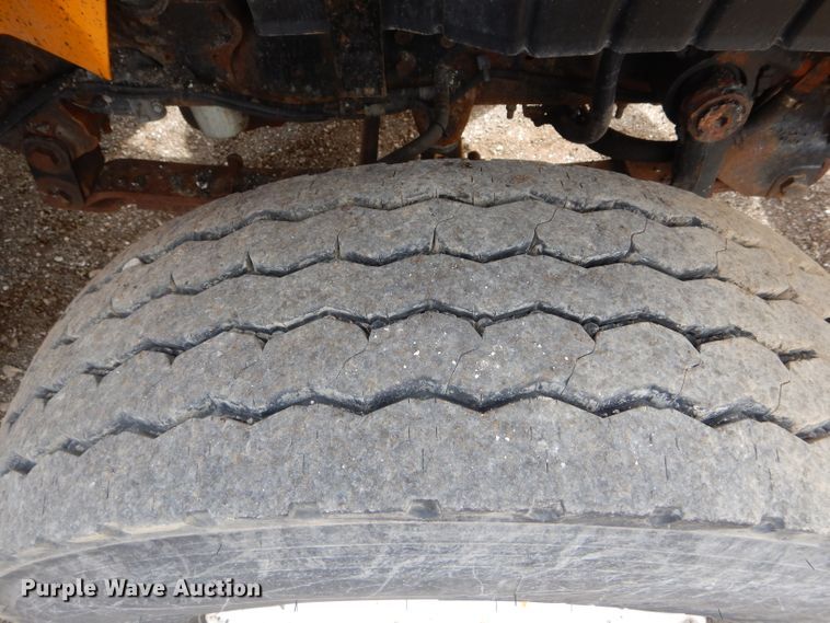 image for item DF3046 2006 International 7400 dump truck