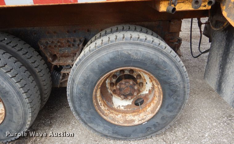 image for item DF3046 2006 International 7400 dump truck