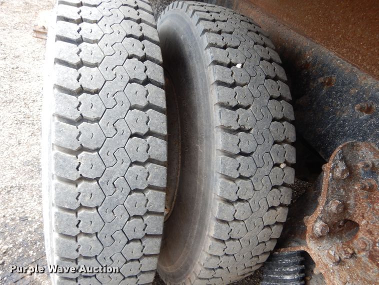 image for item DF3046 2006 International 7400 dump truck