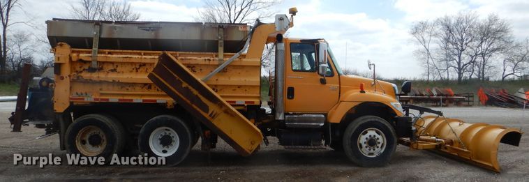 image for item DF3047 2006 International 7400 dump truck