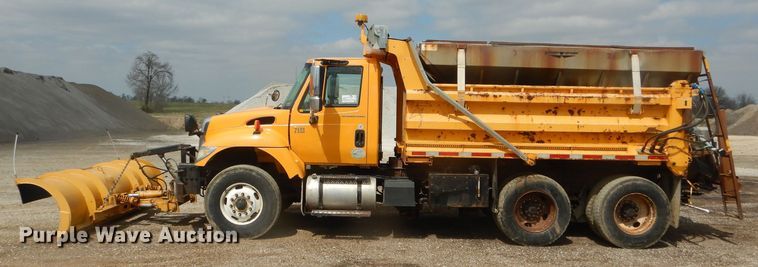 image for item DF3047 2006 International 7400 dump truck