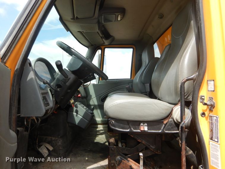 image for item DF3047 2006 International 7400 dump truck