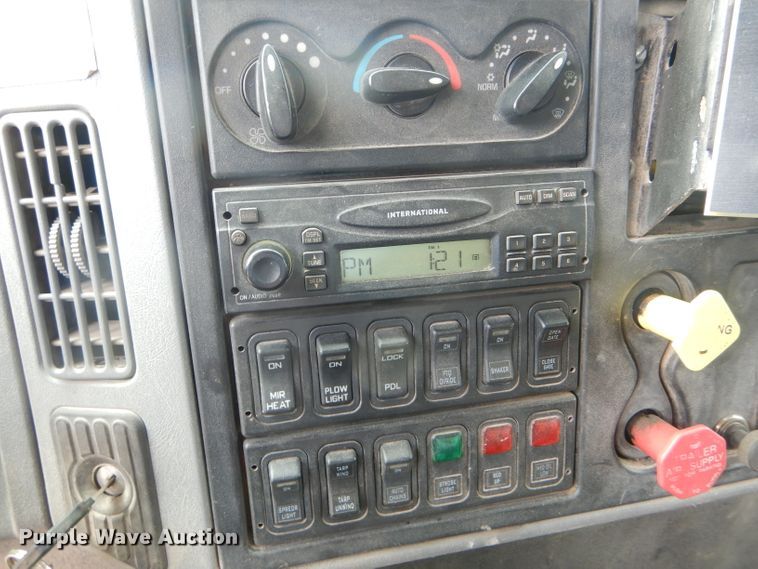 image for item DF3047 2006 International 7400 dump truck