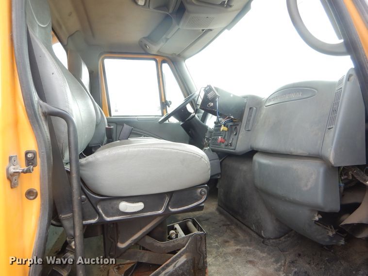 image for item DF3047 2006 International 7400 dump truck