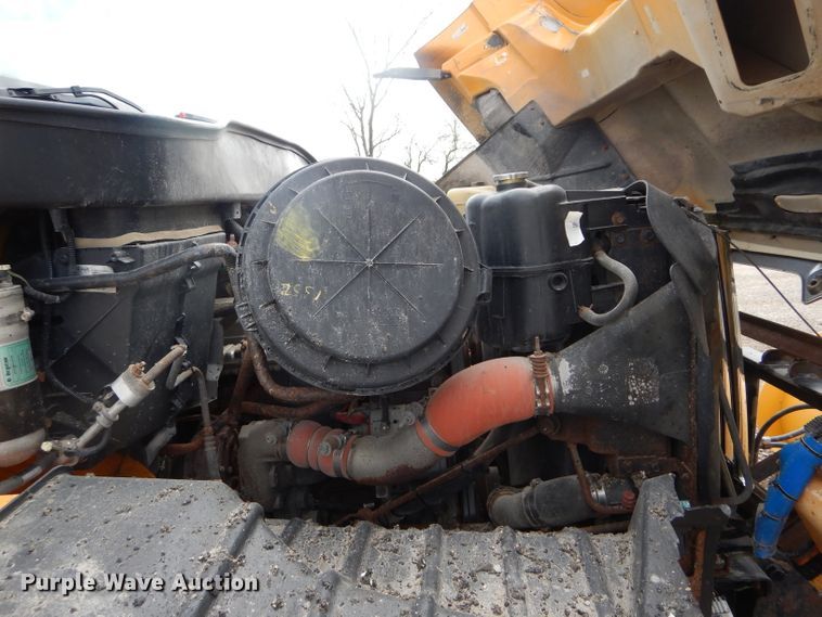 image for item DF3047 2006 International 7400 dump truck