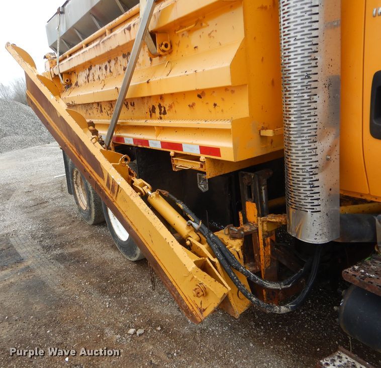 image for item DF3047 2006 International 7400 dump truck