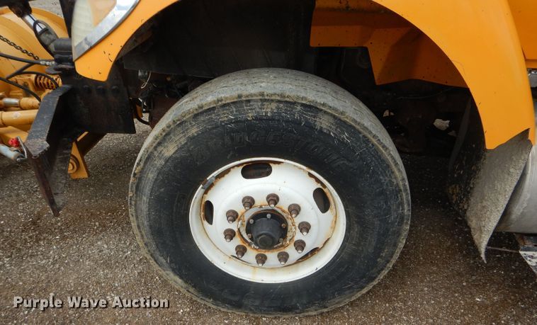 image for item DF3047 2006 International 7400 dump truck