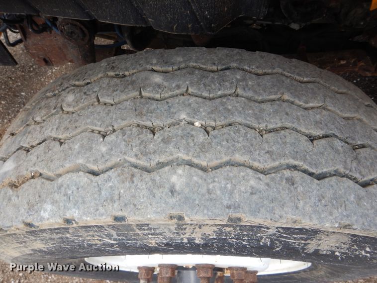 image for item DF3047 2006 International 7400 dump truck