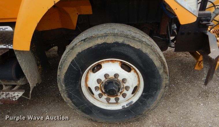 image for item DF3047 2006 International 7400 dump truck