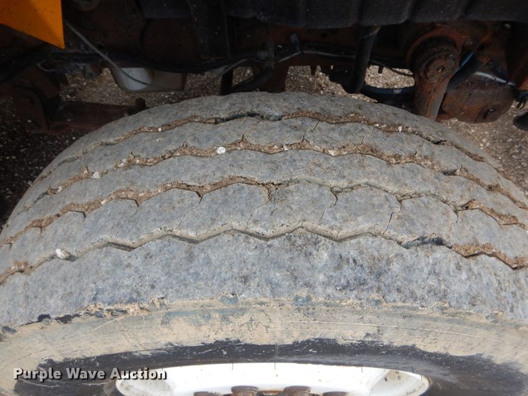 image for item DF3047 2006 International 7400 dump truck