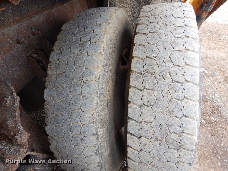 image for item DF3047 2006 International 7400 dump truck