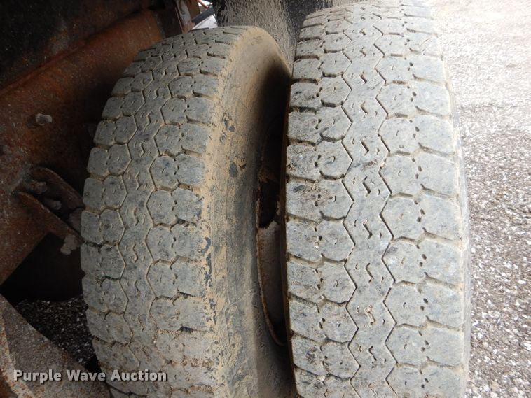 image for item DF3047 2006 International 7400 dump truck