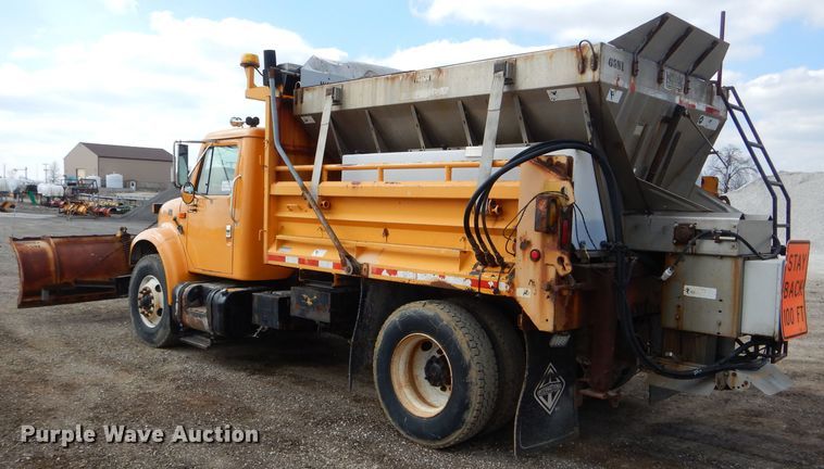 image for item DF3048 2002 International 4900 dump truck