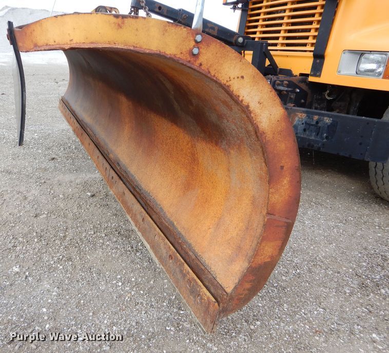 image for item DF3048 2002 International 4900 dump truck