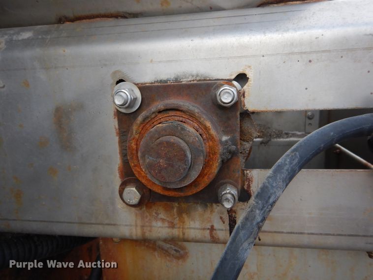 image for item DF3048 2002 International 4900 dump truck