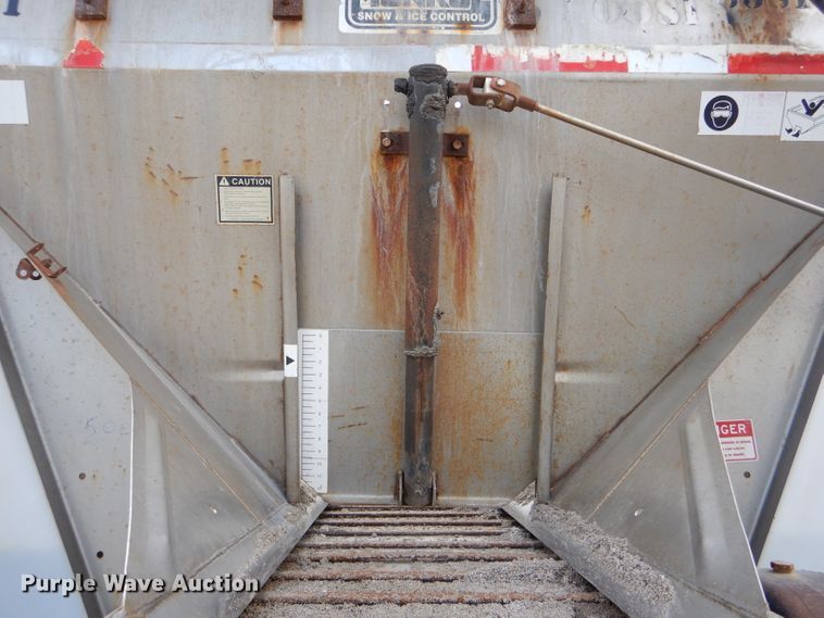 image for item DF3048 2002 International 4900 dump truck